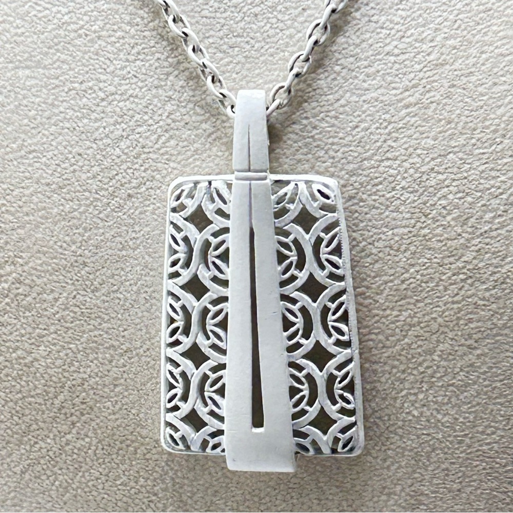 Vintage Enamel White 70’s Filigree Pendant Necklace - Picture 5 of 6